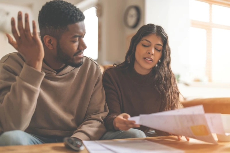 How/When Do You Bring Up Finances In A Relationship?